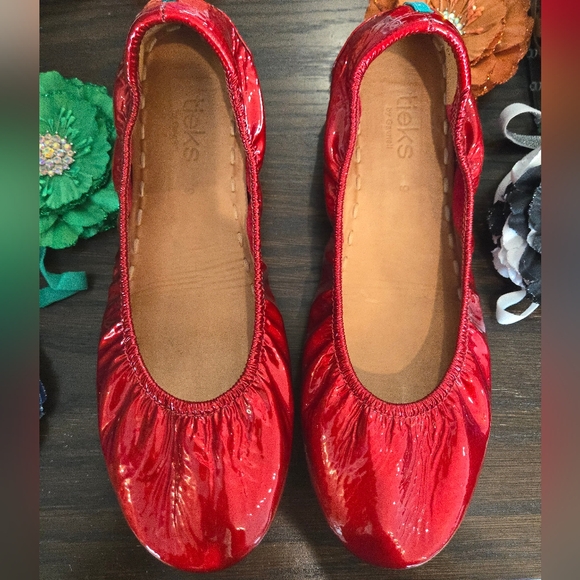 Tieks Red Diamond Size 9 Great Condition - Picture 6 of 6